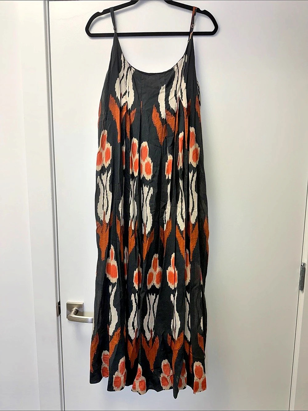Anthropologie women’s Nikki Pleated Maxi Dress black with orange and tan large